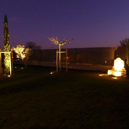 Bed and Breakfast Les Trois Oliviers Forcalquier Esterno foto