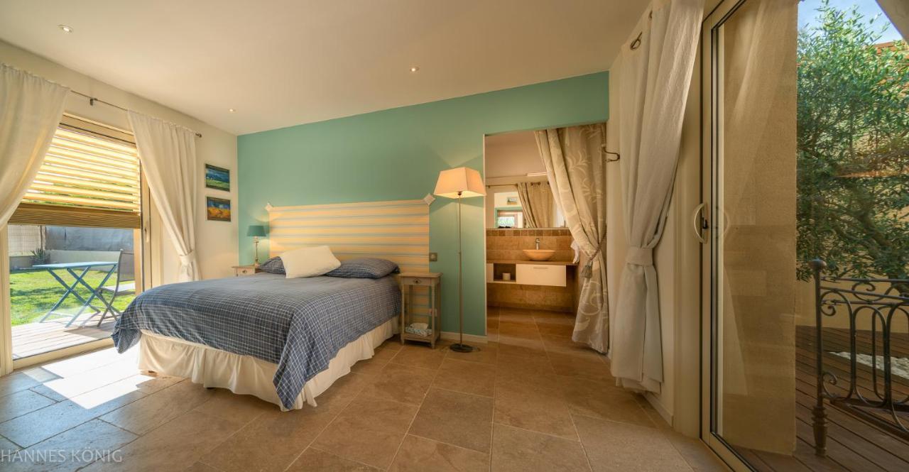 Bed and Breakfast Les Trois Oliviers Forcalquier Esterno foto